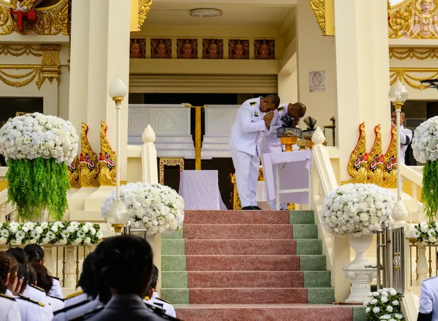 Thai leader suspends firearm purchase licenses after school shooting