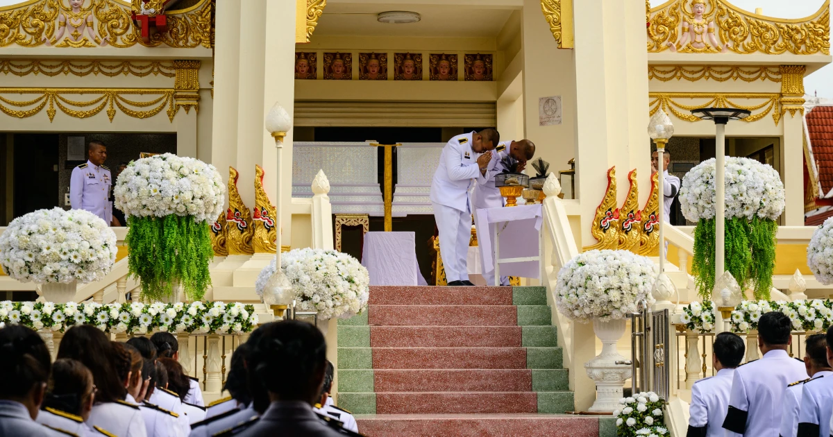 Thai leader suspends firearm purchase licenses after school shooting