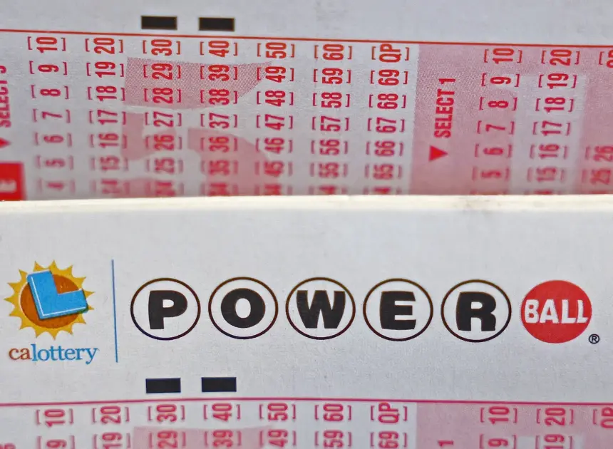 Single ticket bought in Illinois wins $1 billion Powerball jackpot