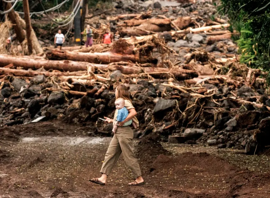 Crews work to restore power to thousands after Lala raked Hawaii