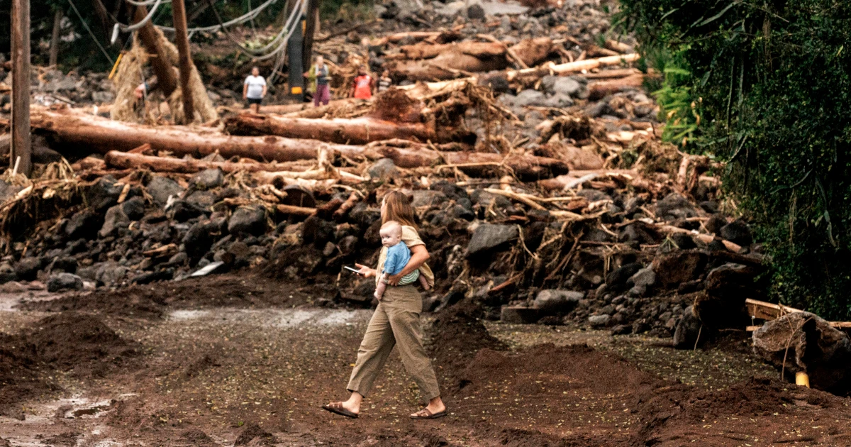 Crews work to restore power to thousands after Lala raked Hawaii