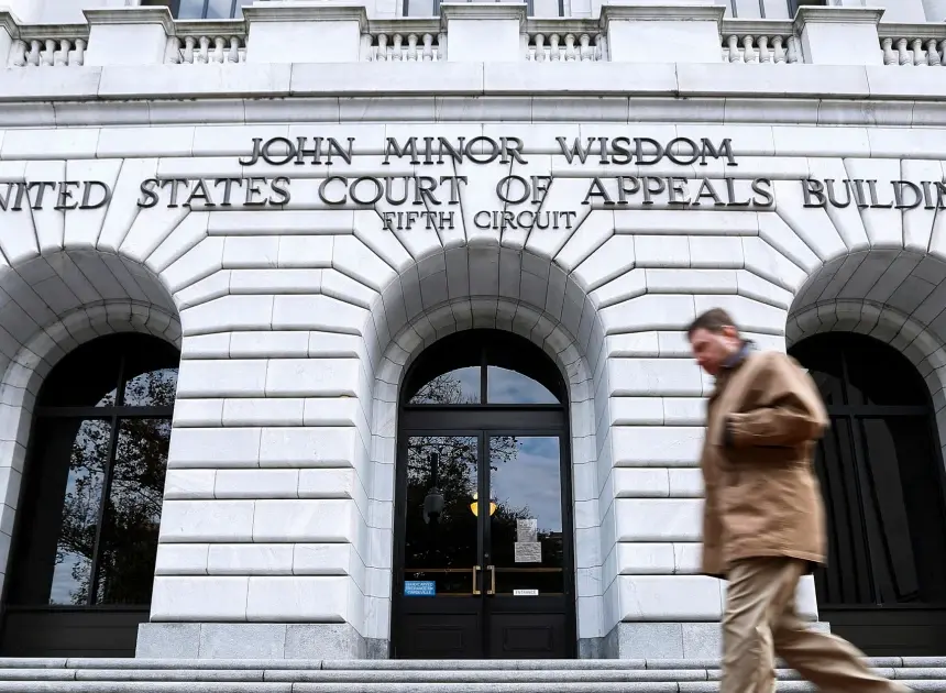 Appeals court dodges major ruling on Trump’s contentious use of obscure deportation law