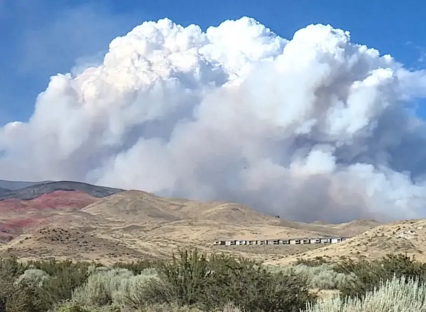 Wildfire approaches Reno, Nevada, forcing thousands to evacuate their neighborhoods