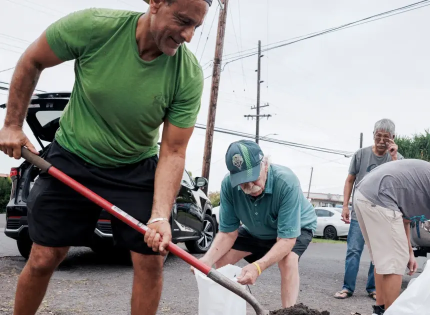Hawaii’s Big Island lashed by rain and wind as Tropical Storm Lala closes in
