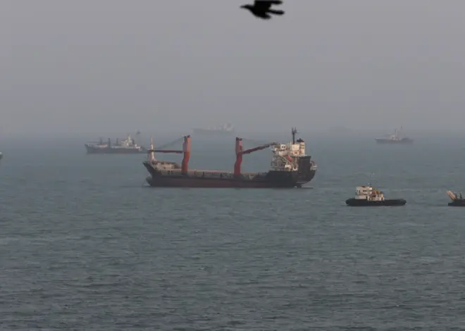 U.S., Iran keep up hostile rhetoric ahead of new sanctions