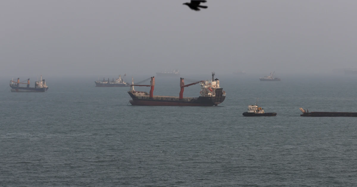 U.S., Iran keep up hostile rhetoric ahead of new sanctions
