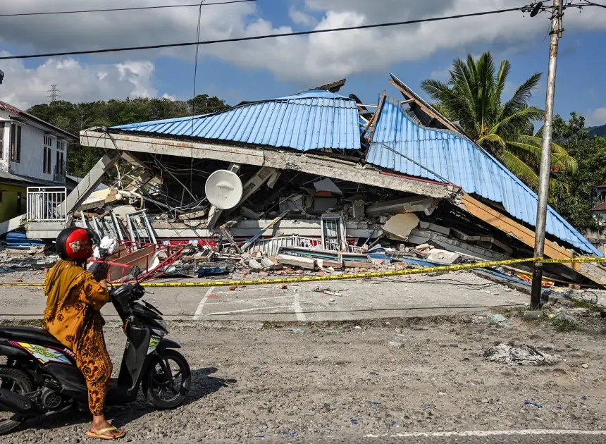 Search for Indonesia quake victims underway on Independence Day