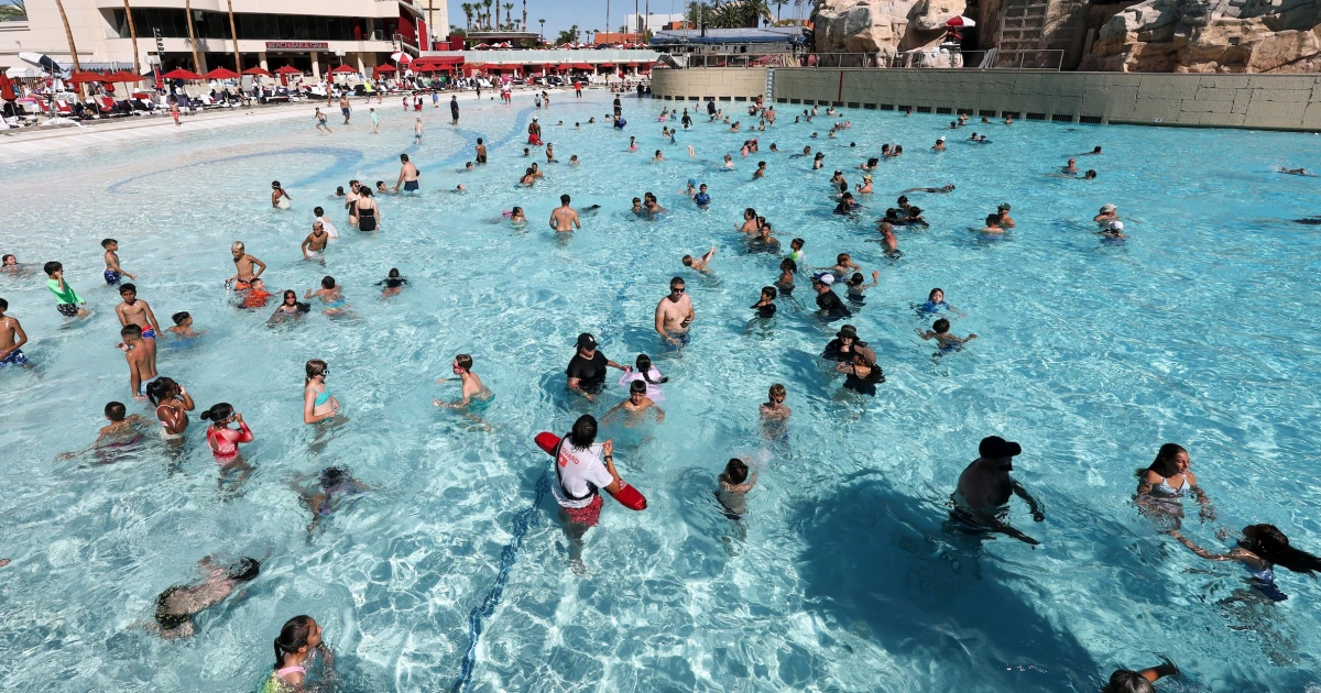 Heat wave brings record-breaking temps and a heightened wildfire risk to parts of the Western U.S.