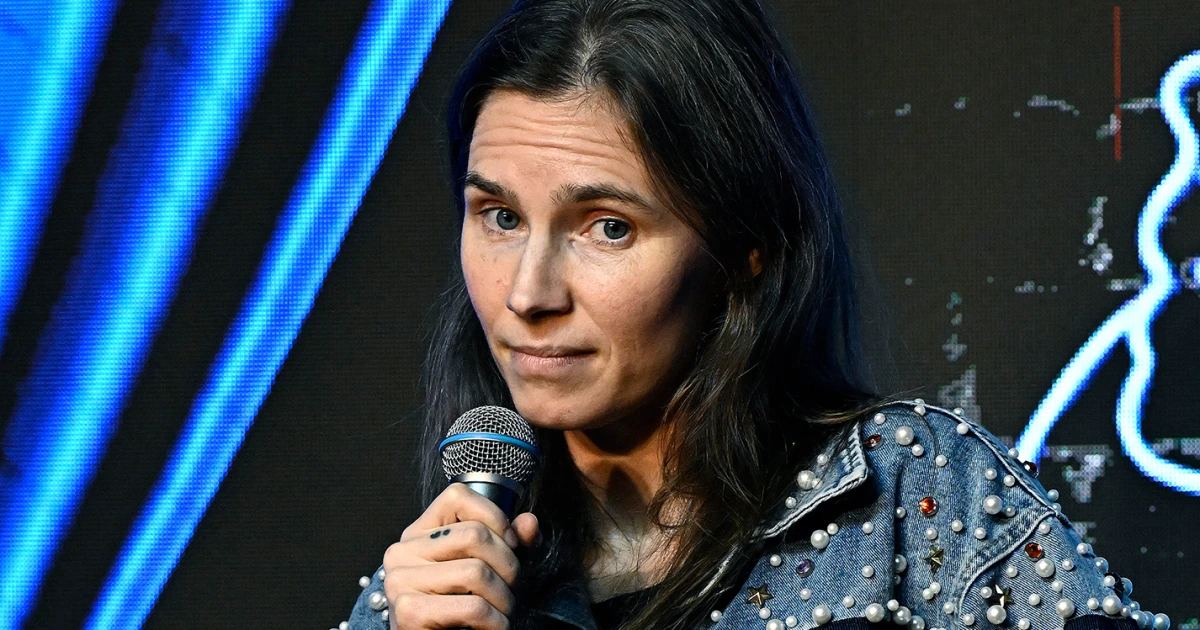 Amanda Knox defends her comedy show at Edinburgh festival