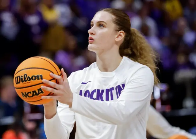 Ukrainian LSU women’s basketball player leaves team over signing of Russian recruit