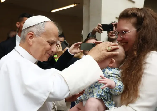 Pope Leo draws vast crowds in Paris, warns of AI ‘paradise of machines’