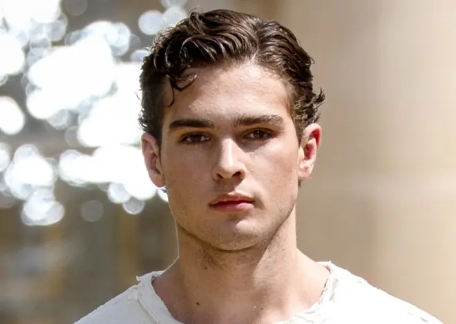 The complicated bargain between ‘looksmaxxing’ influencer Clavicular and the women in his orbit