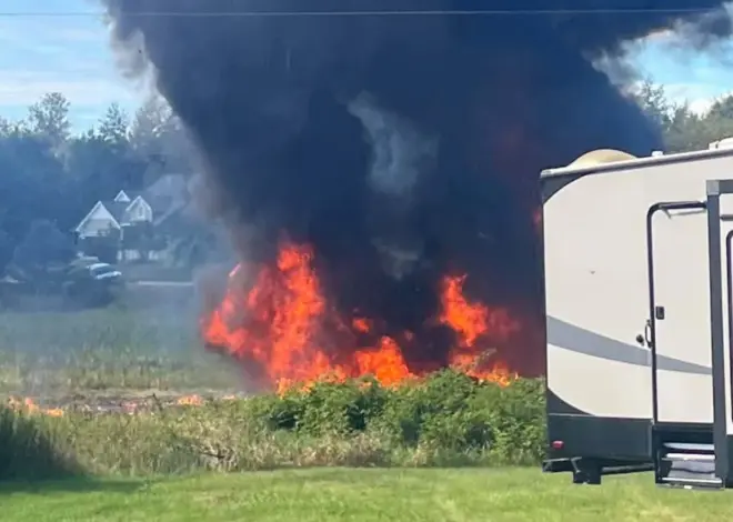 F-16 fighter jet crashes in residential area in northern Michigan