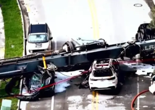 4 hospitalized after crane collapses in Miami, fire rescue says