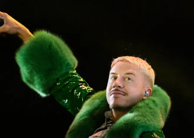 Macklemore draws support from celebs and politicians in dispute with Robert Kraft over pro-Palestine remarks