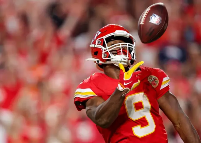 Kenneth Walker III runs all over Denver as Chiefs beat up Broncos 31-10