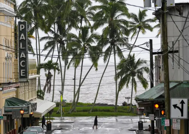 Hurricane Nolo expected to unleash powerful winds, flash flooding on Hawaii