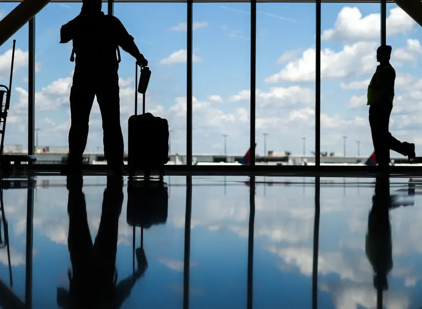 Americans paid $20,000 for help moving to Europe. Some say the ‘white glove’ service was a ‘nightmare.’