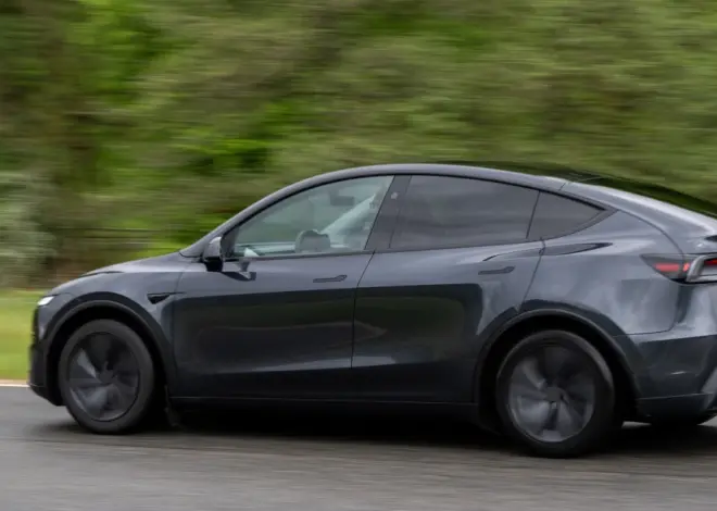 House Democrat asks regulators to investigate Tesla over sleeping drivers