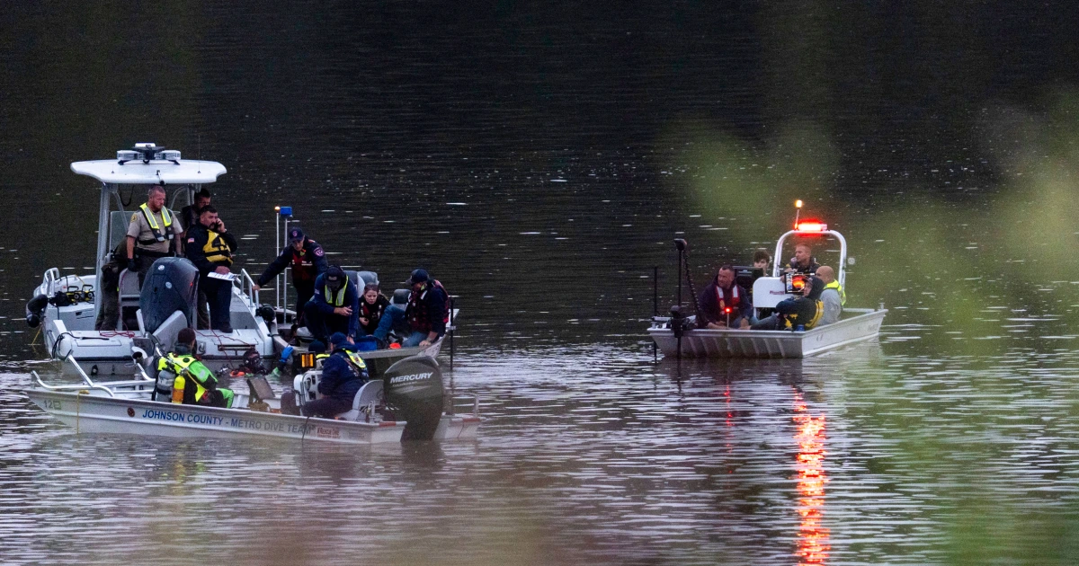Bodies of teacher and 10-year-old student recovered from water following incident during Iowa field trip