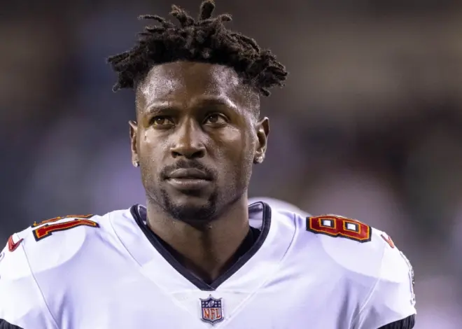 Ex-NFL star Antonio Brown takes a plea deal and avoids prison for Miami shooting, lawyer says