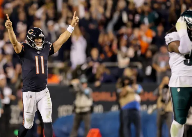 Veteran QB Case Keenum drives Chicago to 3 touchdowns as the Bears beat the Eagles