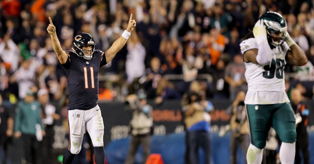 Veteran QB Case Keenum drives Chicago to 3 touchdowns as the Bears beat the Eagles