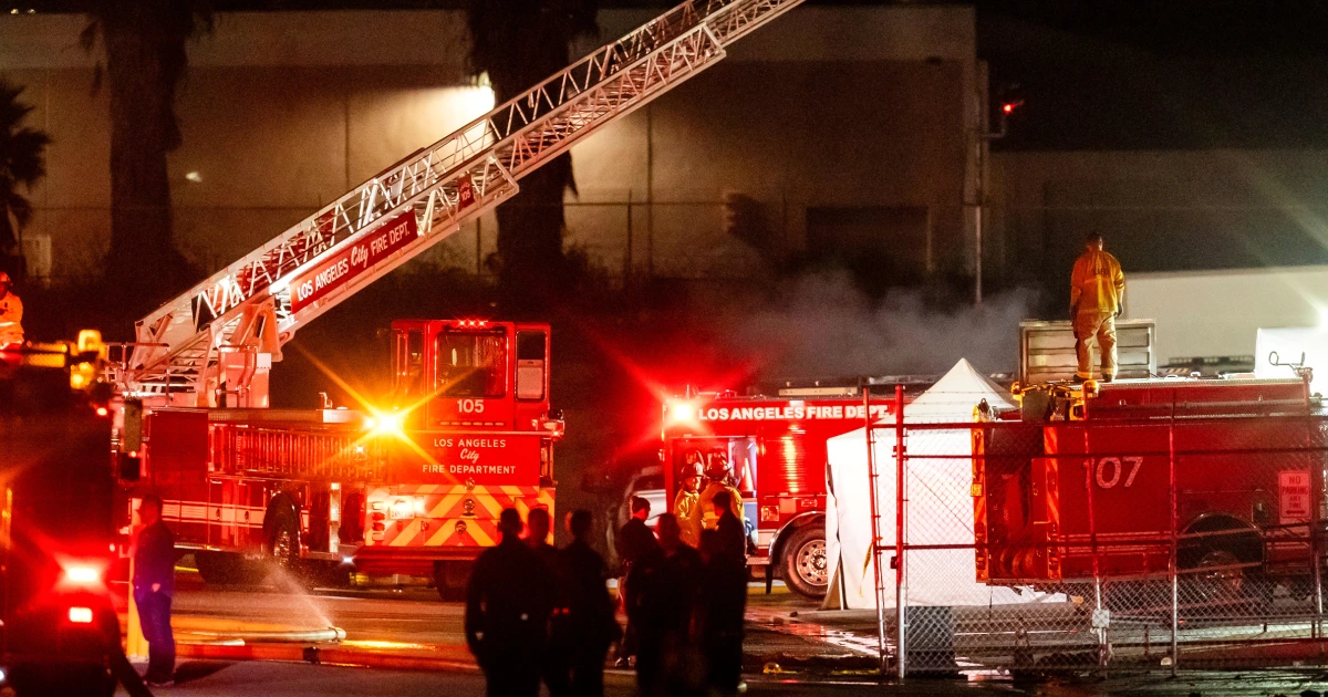 3 dead after news helicopter crashes while covering fatal L.A. bus collision