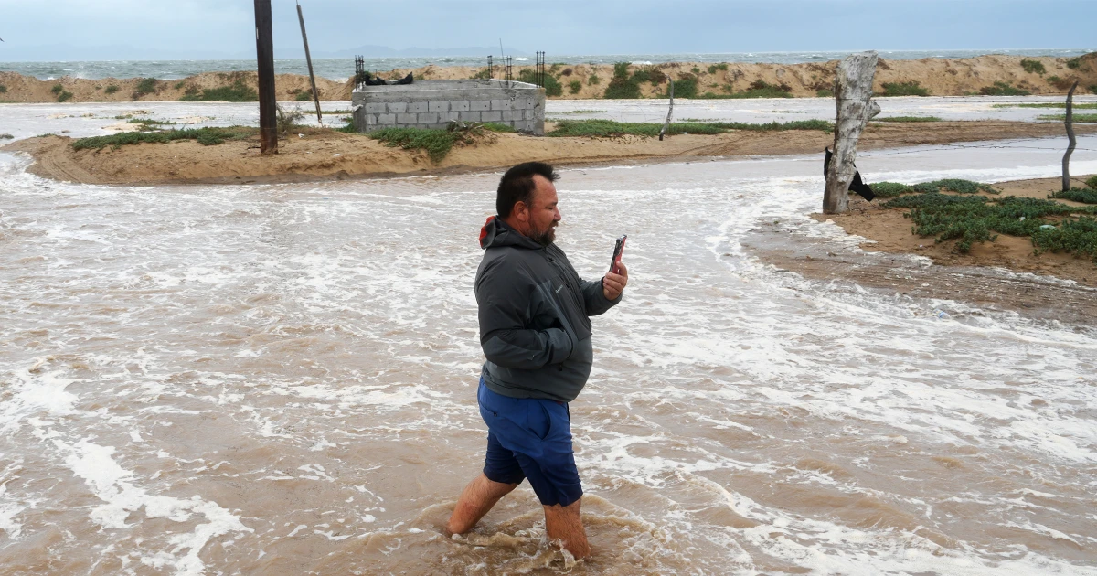 Wind whips Mexico’s northern Pacific coast, as Hurricane Polo bears down