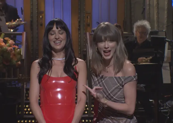 Taylor Swift pops into ‘SNL’ to joke around with host Dakota Johnson