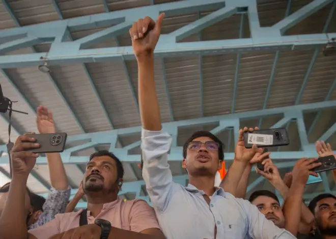 Thousands protest in India’s Bengaluru as ‘Cockroach’ movement demands election chief resign