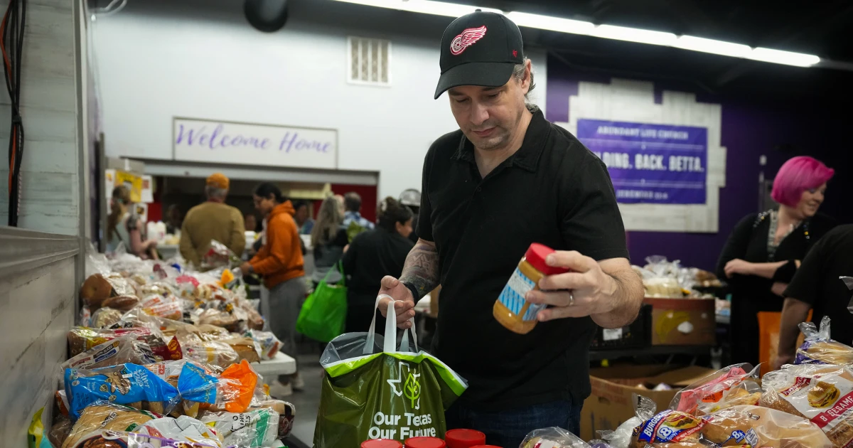 A wealth boom and a price shock are colliding ahead of the midterm elections
