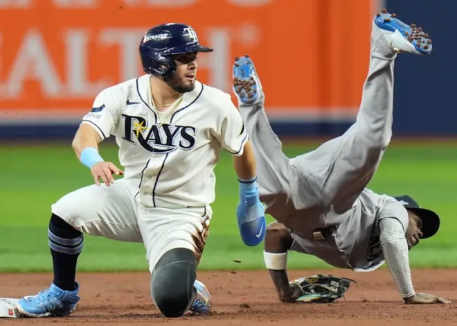 Yankees make 4 errors in sloppy loss to Rays, fall behind 2-0 in ALDS