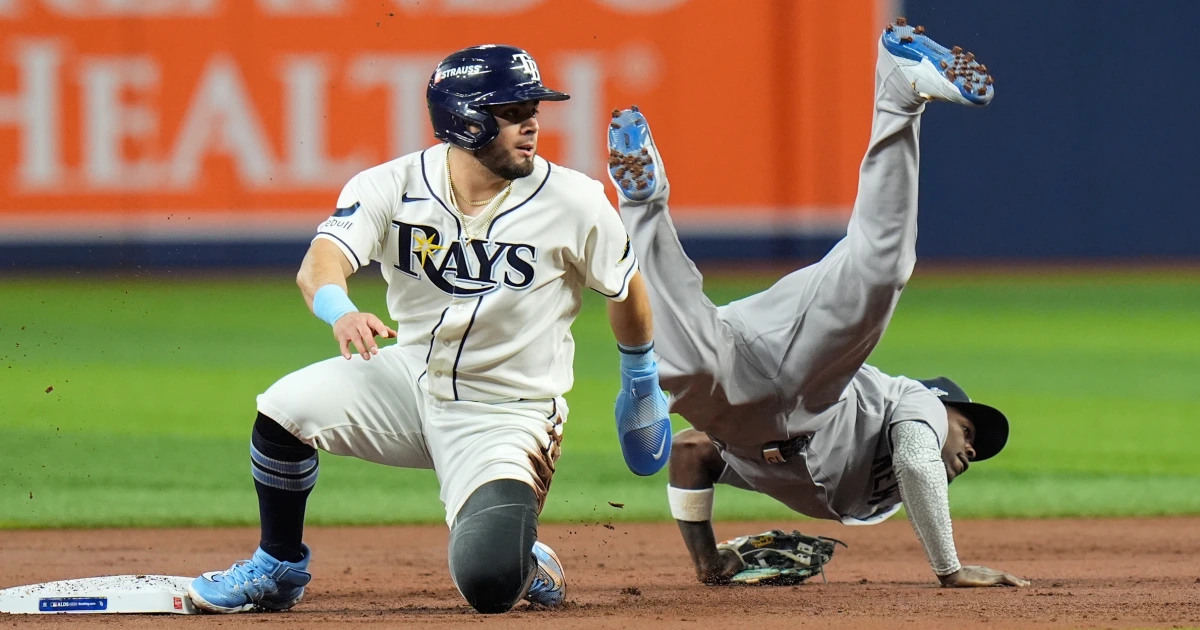 Yankees make 4 errors in sloppy loss to Rays, fall behind 2-0 in ALDS