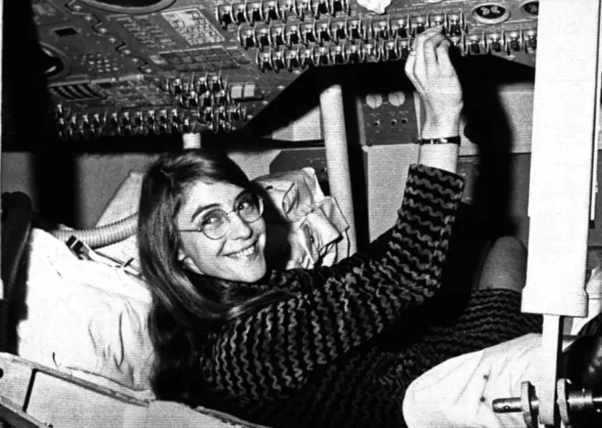 Margaret Hamilton, who led a software team for NASA’s Apollo program, dies at 90