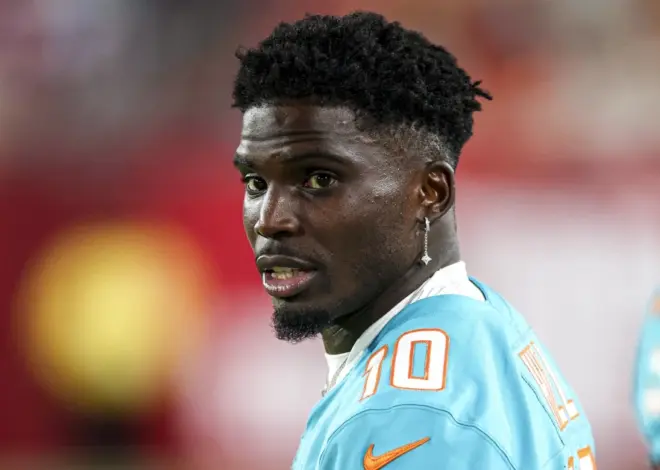 Tyreek Hill found liable for 2 battery counts, jury awards $500,000 to NFL star’s estranged wife